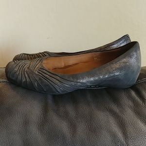 Earthiest Vanya Flats